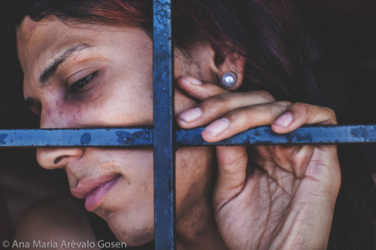 Dias Eternos, Women in prison in Venezuela