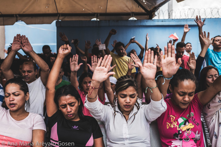 Dias Eternos, Women in prison in Venezuela