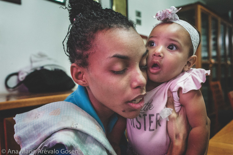 Dias Eternos, Women in prison in Venezuela