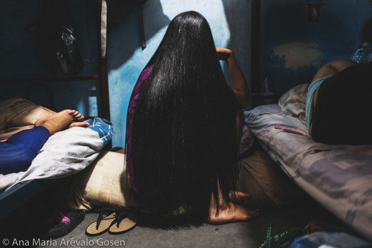 Dias Eternos, Women in prison in Venezuela