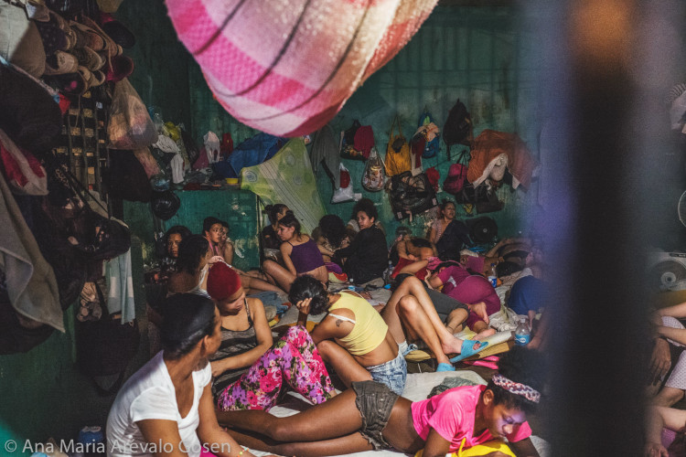 Dias Eternos, Women in prison in Venezuela